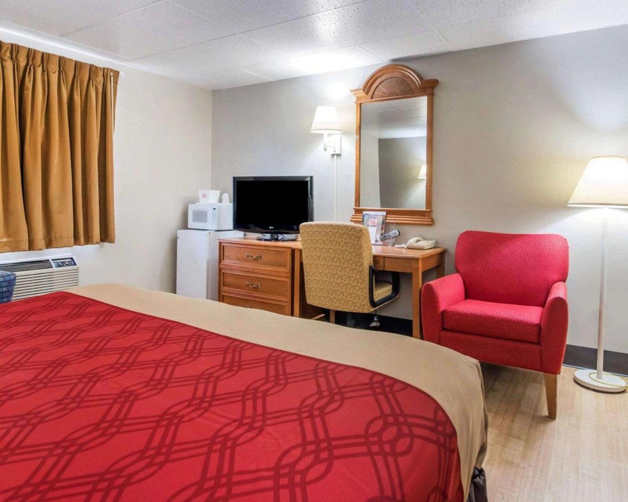 Econo Lodge نيو بالتز المظهر الخارجي الصورة