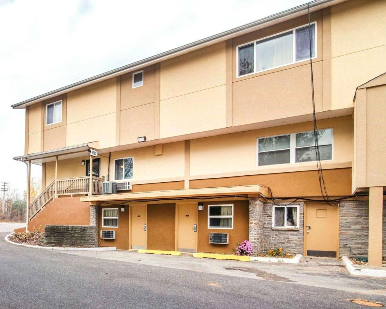 Econo Lodge نيو بالتز المظهر الخارجي الصورة